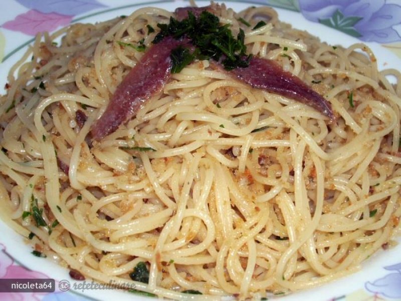 Spaghete cu Hamsii si Pesmet
