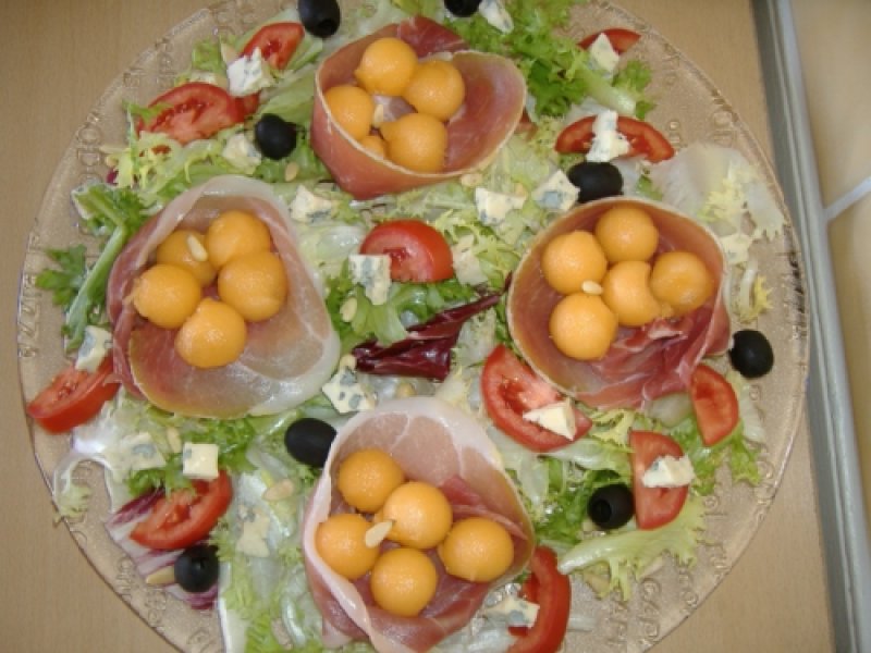 Salata cu jambon de Parma si pepene galben