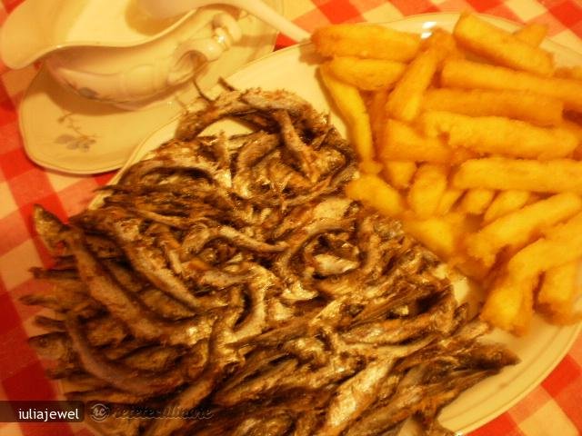 Pestisori cu Degete de Mamaliga Fripta