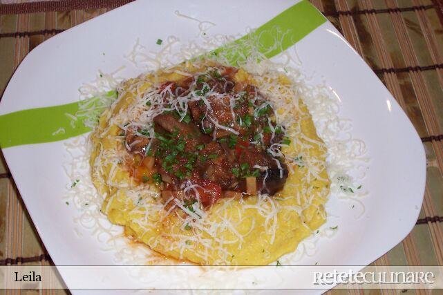 Tochitura olteneasca cu mamaliguta