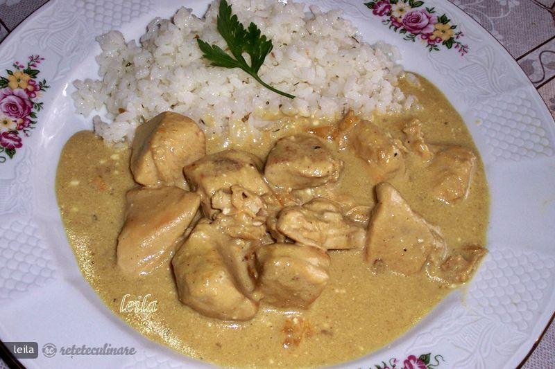 Pui cu Sos de Curry si Piersici
