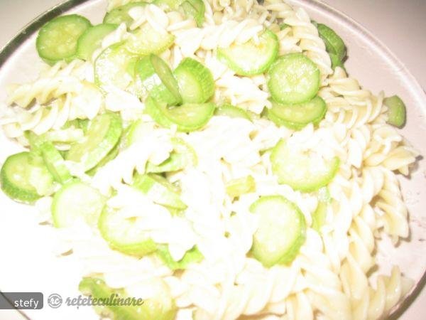 Spaghete cu Dovlecei