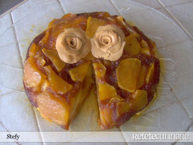 Tort Caramelizat cu Mere si Ananas