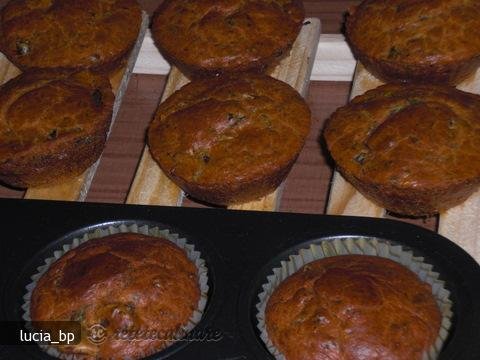 Muffins cu Ciuperci si Usturoi