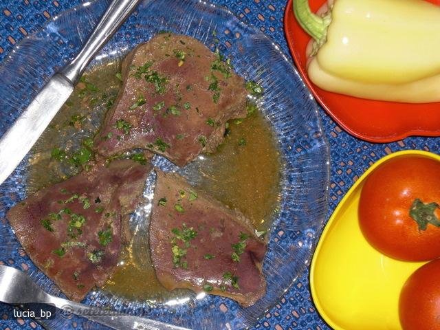 Ficat de Vita cu Sos de Busuioc