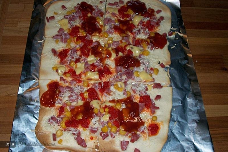 Pizza Coapta pe Folie