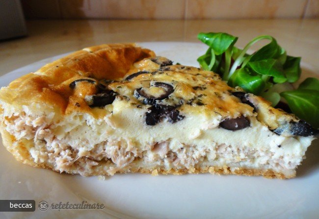Placinta cu Ton si Masline