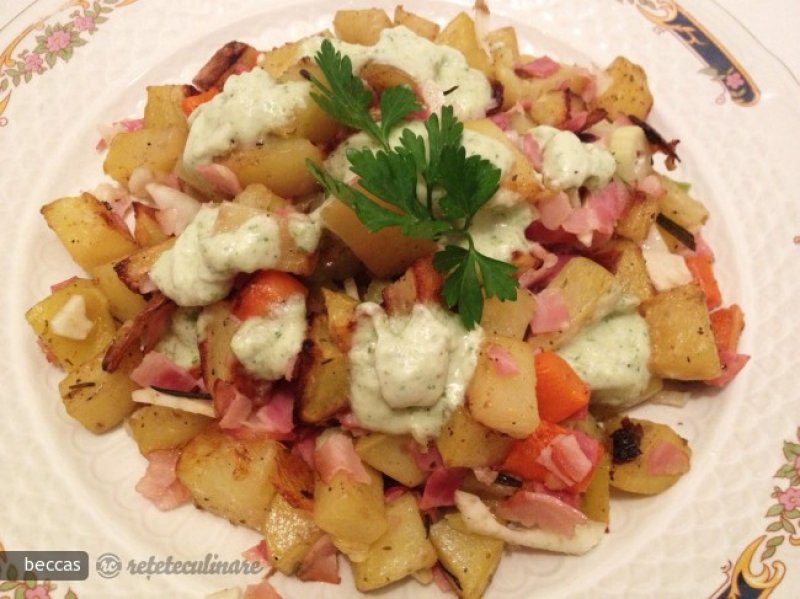 Salata de Cartofi cu Bacon si Sos Gorgonzola