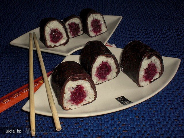 Sushi din Clatite de Ciocolata cu Visine