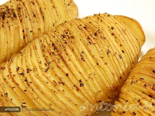 Cartofi Hasselback