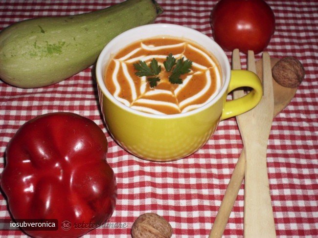 Supa Crema de Rosii cu Dovlecel