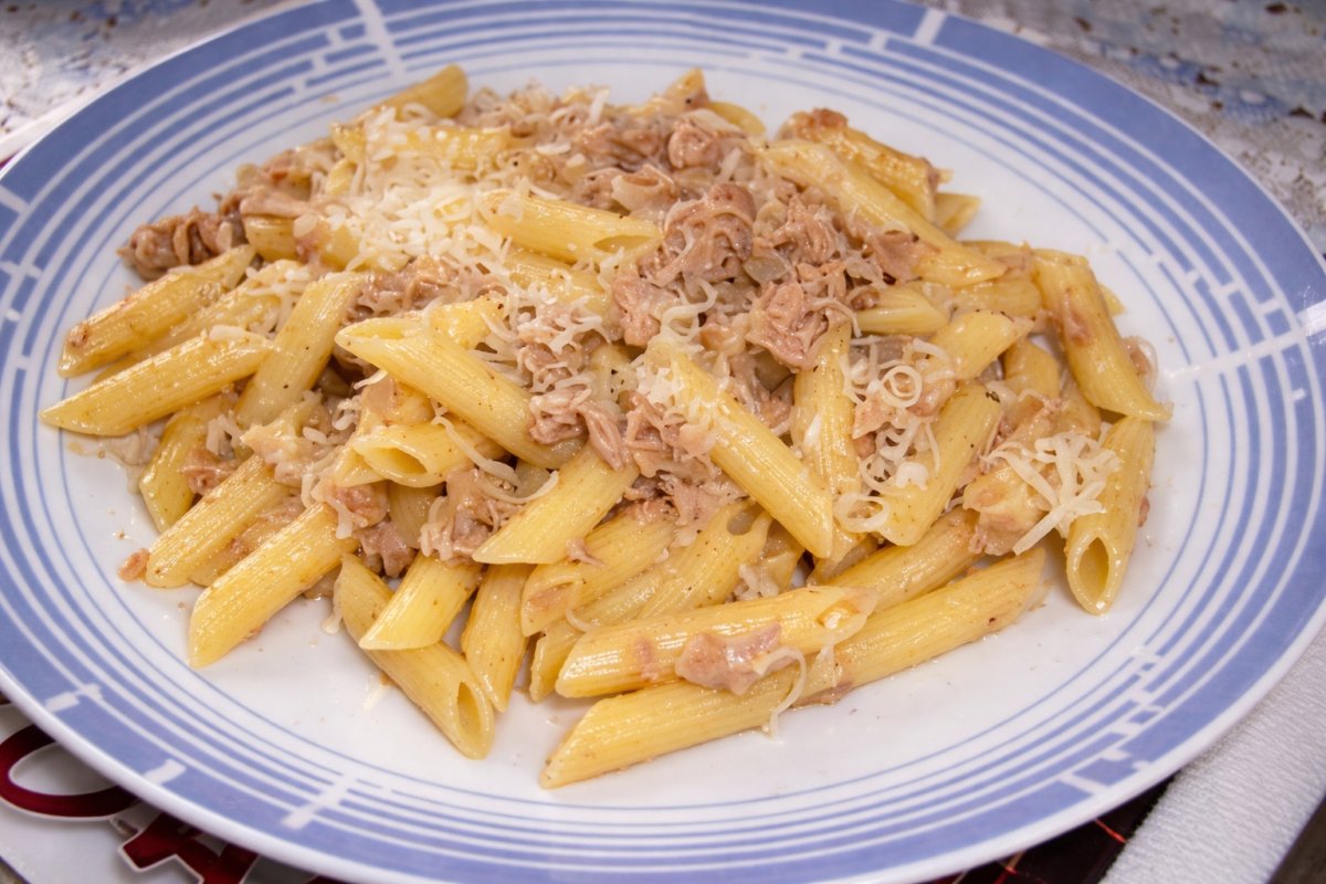 Penne Con Tonno E Cipolla (Paste cu Ton si Ceapa )