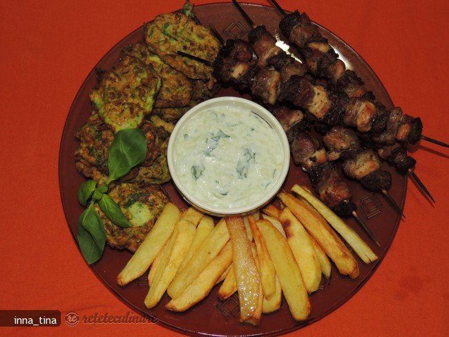 Frigarui cu Cartofi Prajiti, Chiftele de Dovlecel si Sos