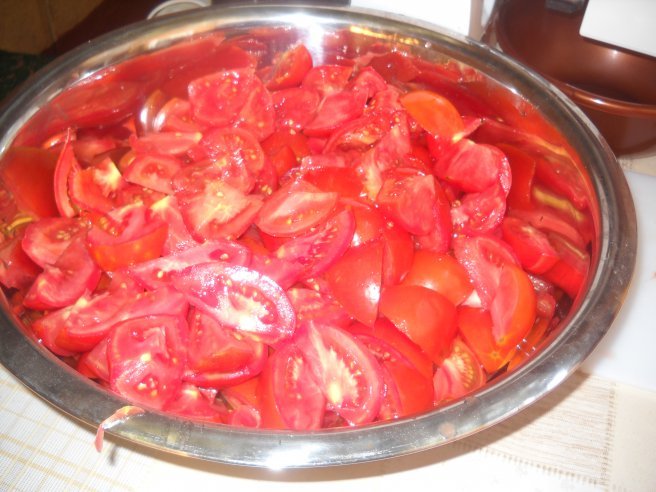 Cum se face sucul de roșii pentru iarnă