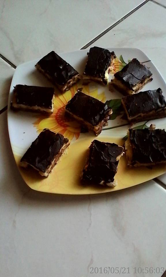 Prajitura cu crema de ciocolata si de vanilie