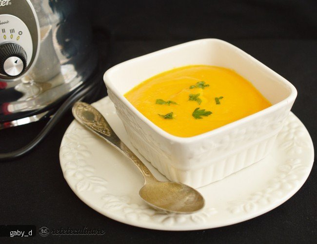 Supa Crema de Morcov cu Portocale si Ghimbir - de post, pregatita cu blenderul Oster