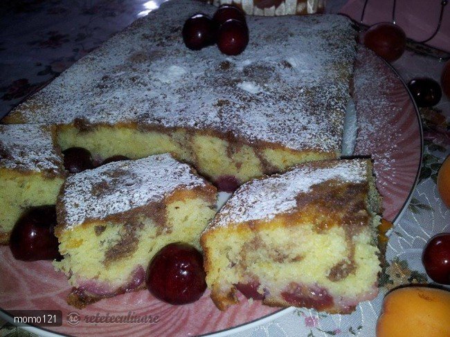 Prajitura acrisoara cu fructe se sezon