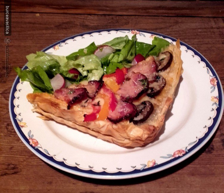 Tarta asortata umpluta cu piure de cartofi