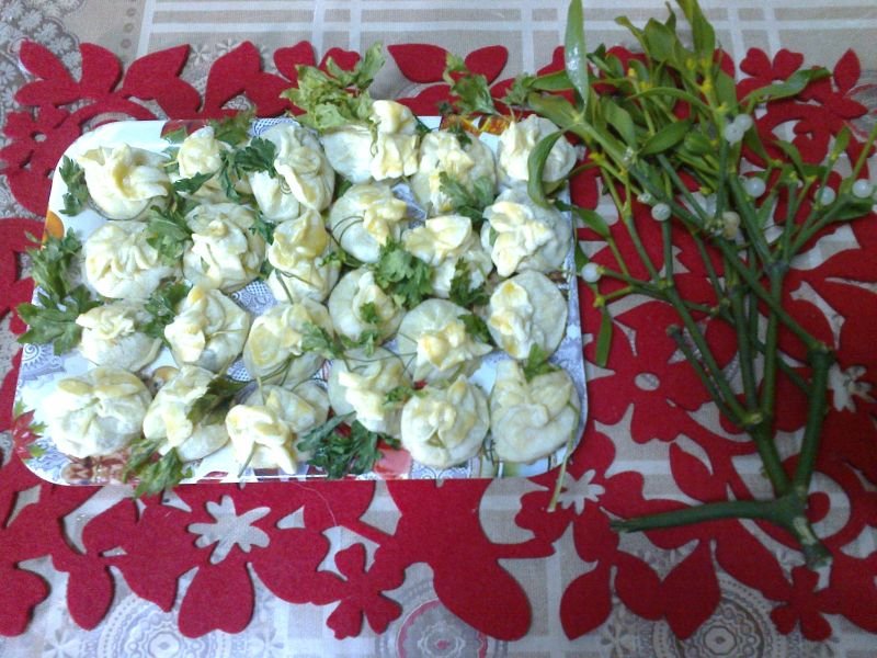 Traistute sarate, umplute cu crema de somon