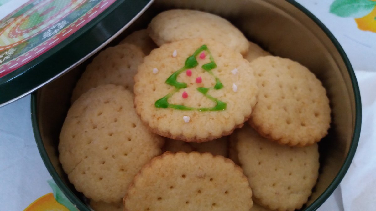 Biscuiti aromati cu unt