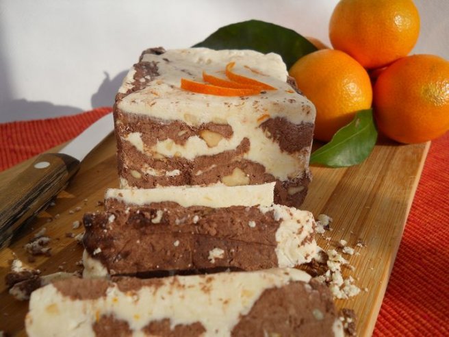 Ciocolata de casa cu coaja de citrice si caju