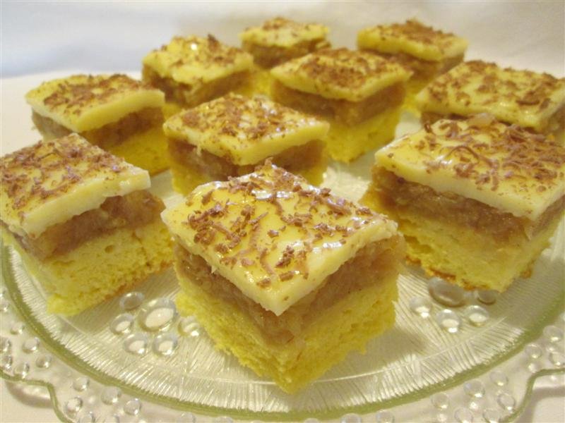 Pandispan cu mere si budinca