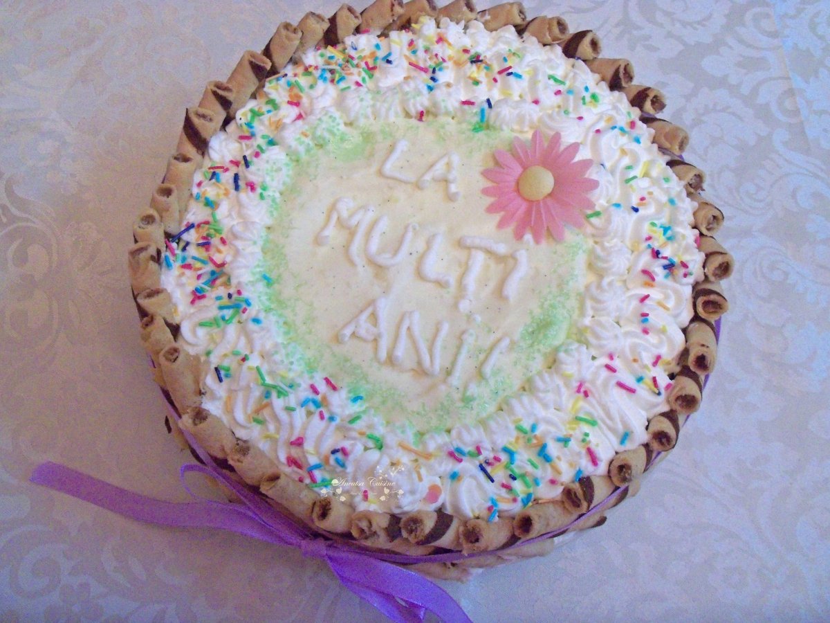 Tort de cacao cu crema de vanilie