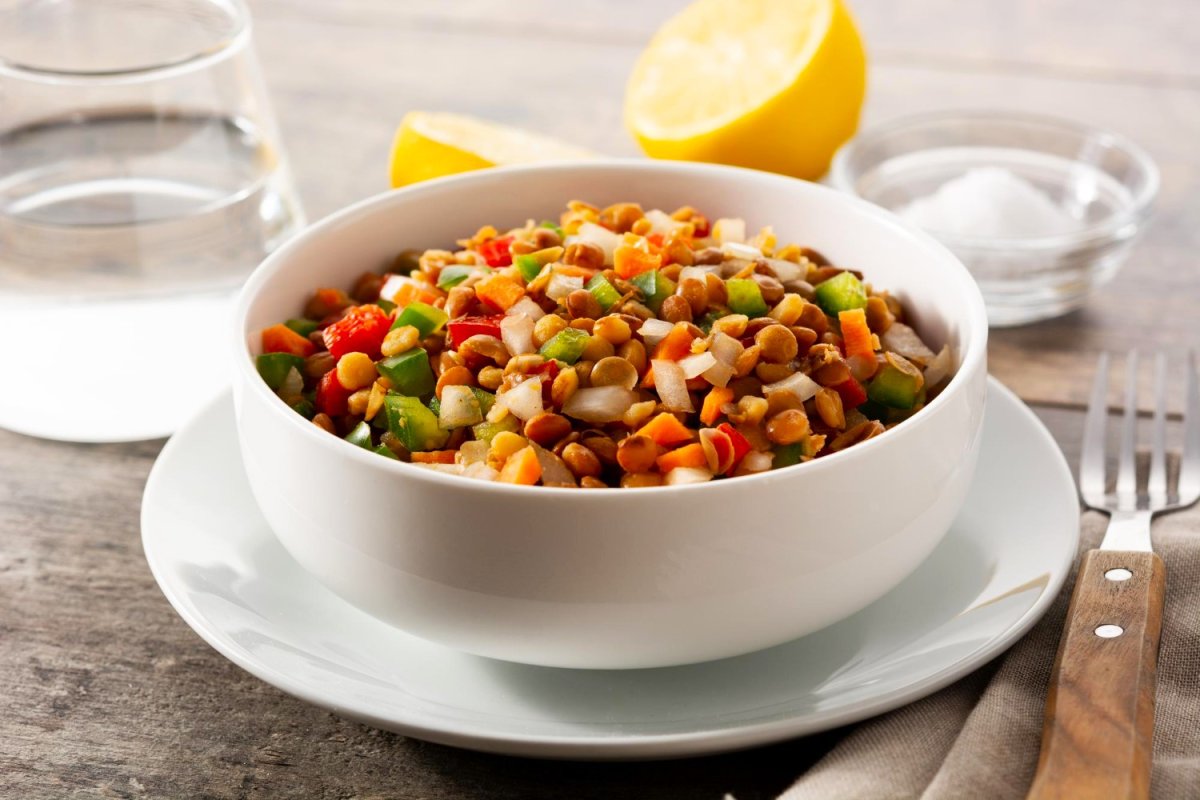 Salata de linte  verde cu ardei, ceapa si morcov - usoara si nutritiva