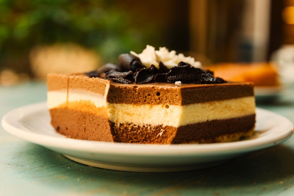 Prajitura cu trei mousse-uri de ciocolata - un desert fin