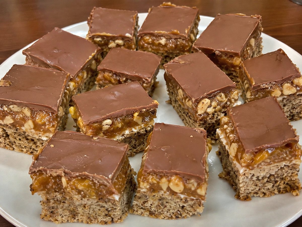 Desert prăjitură Snickers