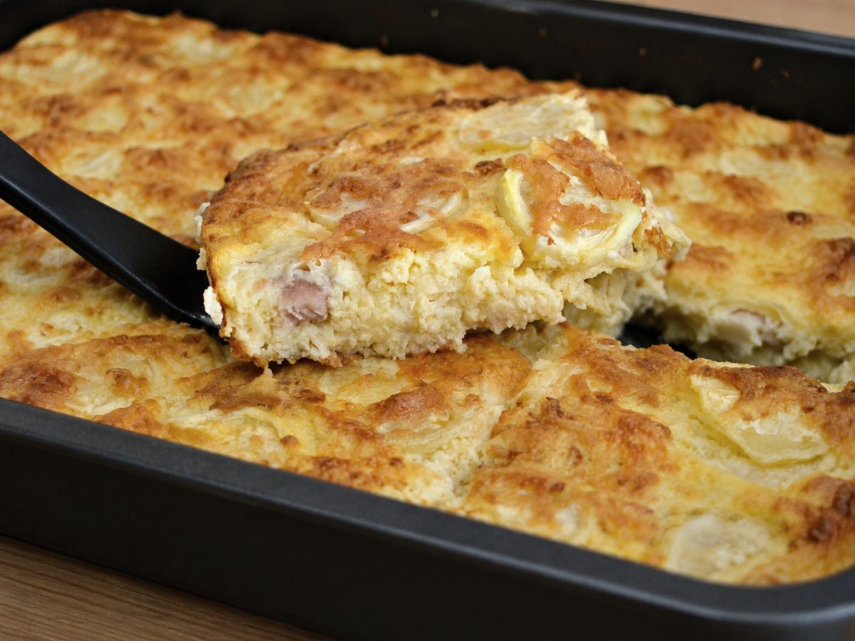 Reteta de budinca de dovlecei cu branza si sunca