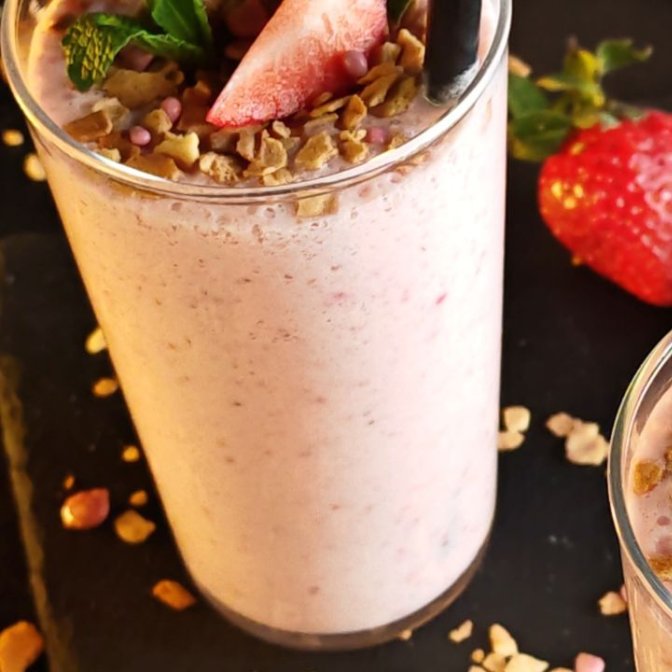 Shake cu înghețată de căpșuni - Deliciu răcoritor de vară
