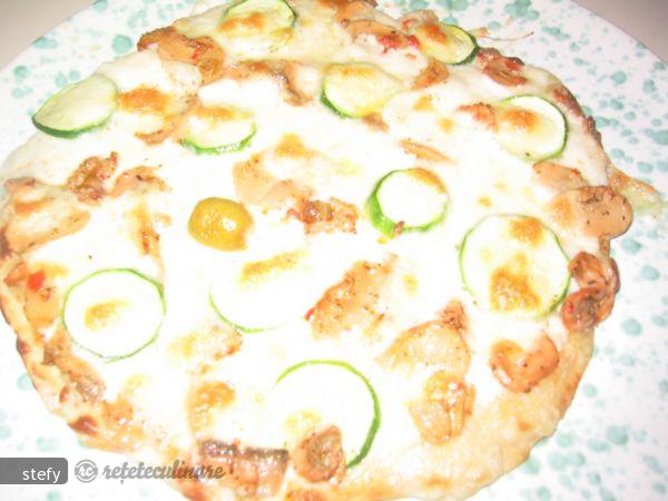 Pizza cu Dovlecei si Ciuperci (Bianca)