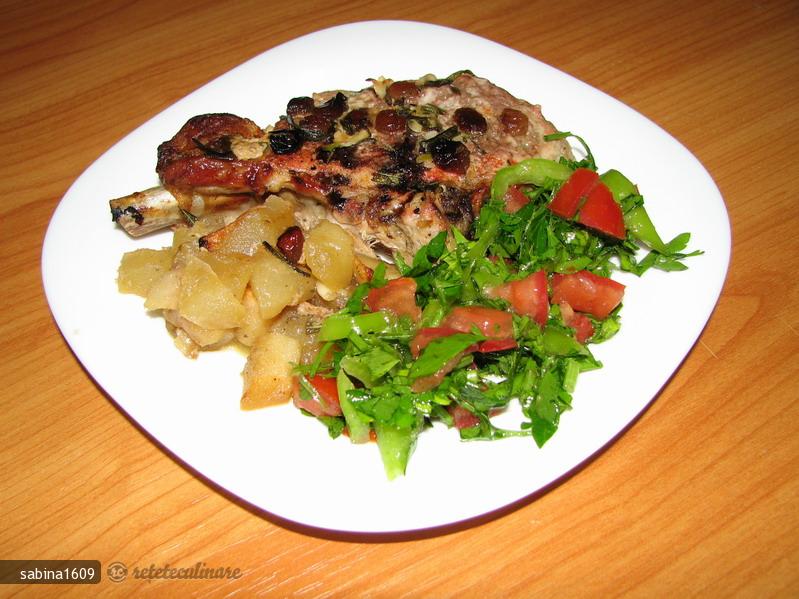 Friptura de Porc cu Stafide si Mar