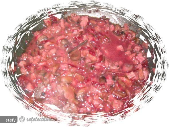 Paste cu carne,ciuperci si sfecla rosie