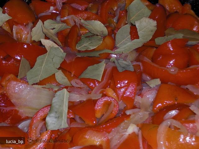 Garnitura de Gogosari cu Ceapa