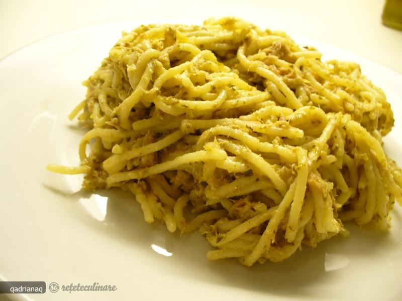 Paste cu Ton si Sos Pesto