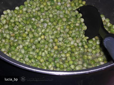 Mazare verde cu smantana