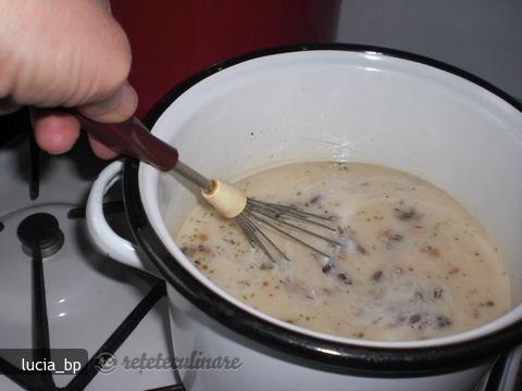 Supa crema de ciuperci de padure