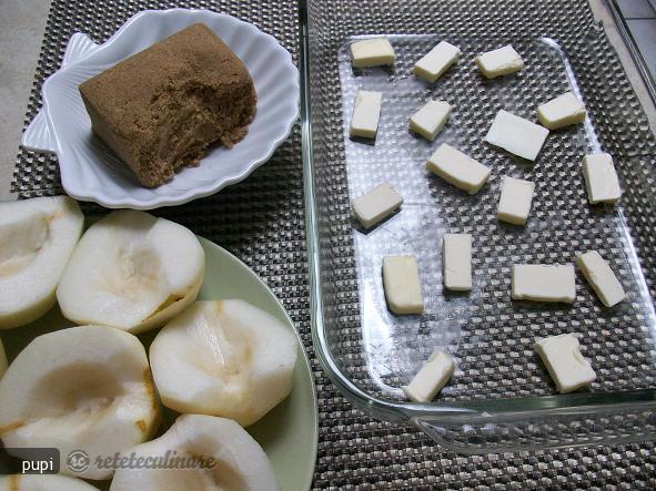 Pere cu Sos Caramel