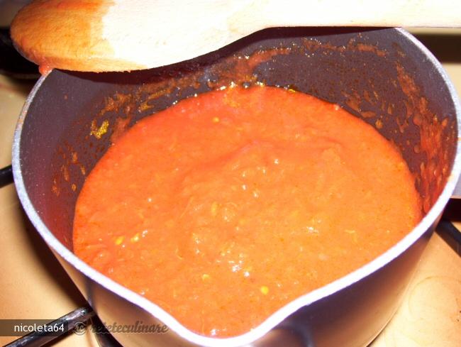 Tort Sarat de Clatite cu Sos de Rosii si Mozzarella