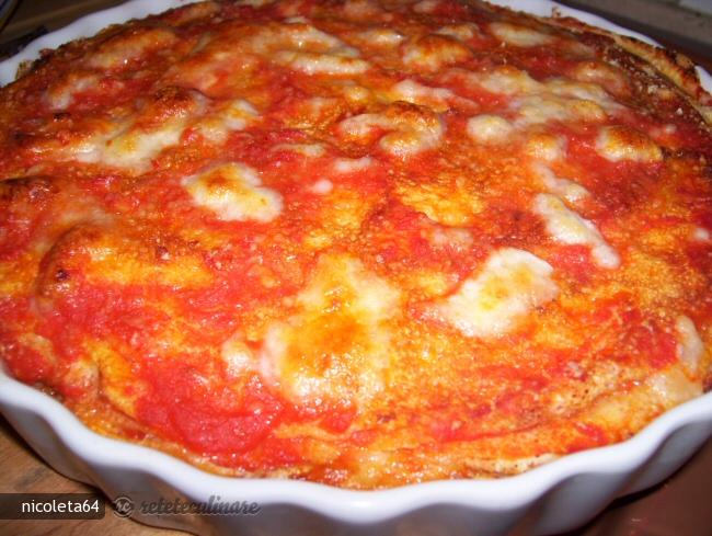 Tort Sarat de Clatite cu Sos de Rosii si Mozzarella