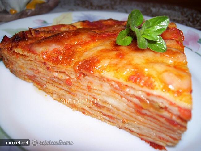 Tort Sarat de Clatite cu Sos de Rosii si Mozzarella