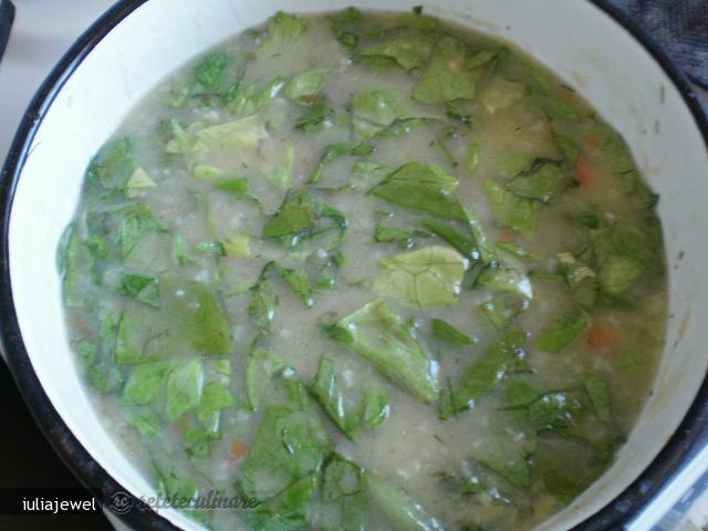 Supa de Fasole cu Salata Verde