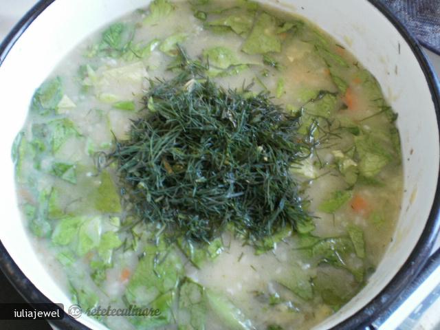 Supa de Fasole cu Salata Verde