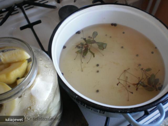 Dovlecei Marinati (dulce - Acrisor)