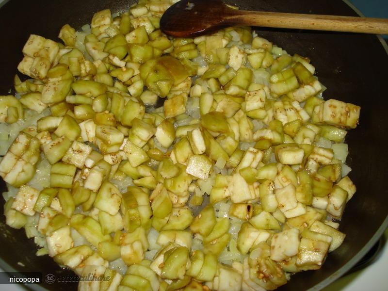 Cornulete umplute cu vinete