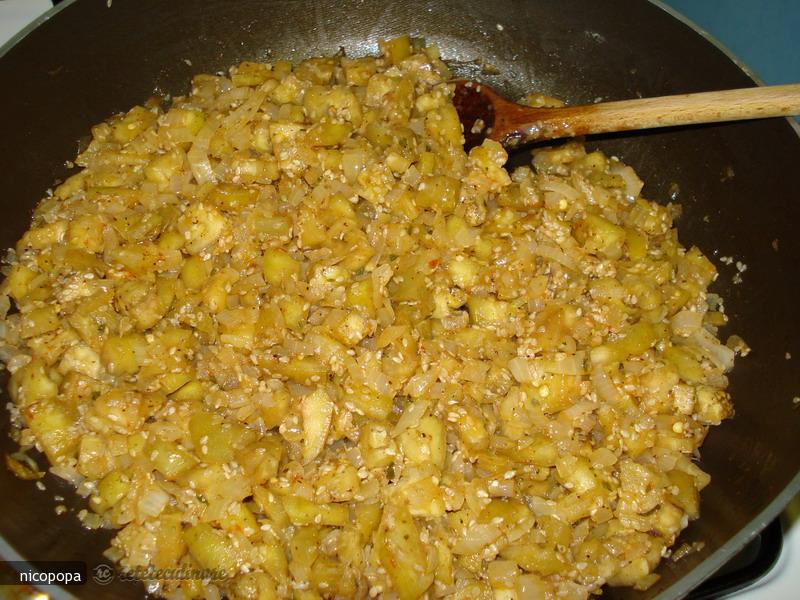 Cornulete umplute cu vinete