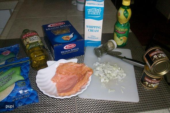 Smoked Salmon Pasta (Paste cu Somon Afumat)