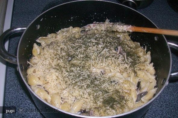 Smoked Salmon Pasta (Paste cu Somon Afumat)